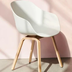 Stühle^HAY About a Chair AAC 222 2.0 Armlehnstuhl Eiche lackiert