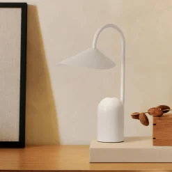 Ferm Living Arum Portable Tischleuchte mit Akku| Outdoor-Akkuleuchten|Outdoor-Akkuleuchten