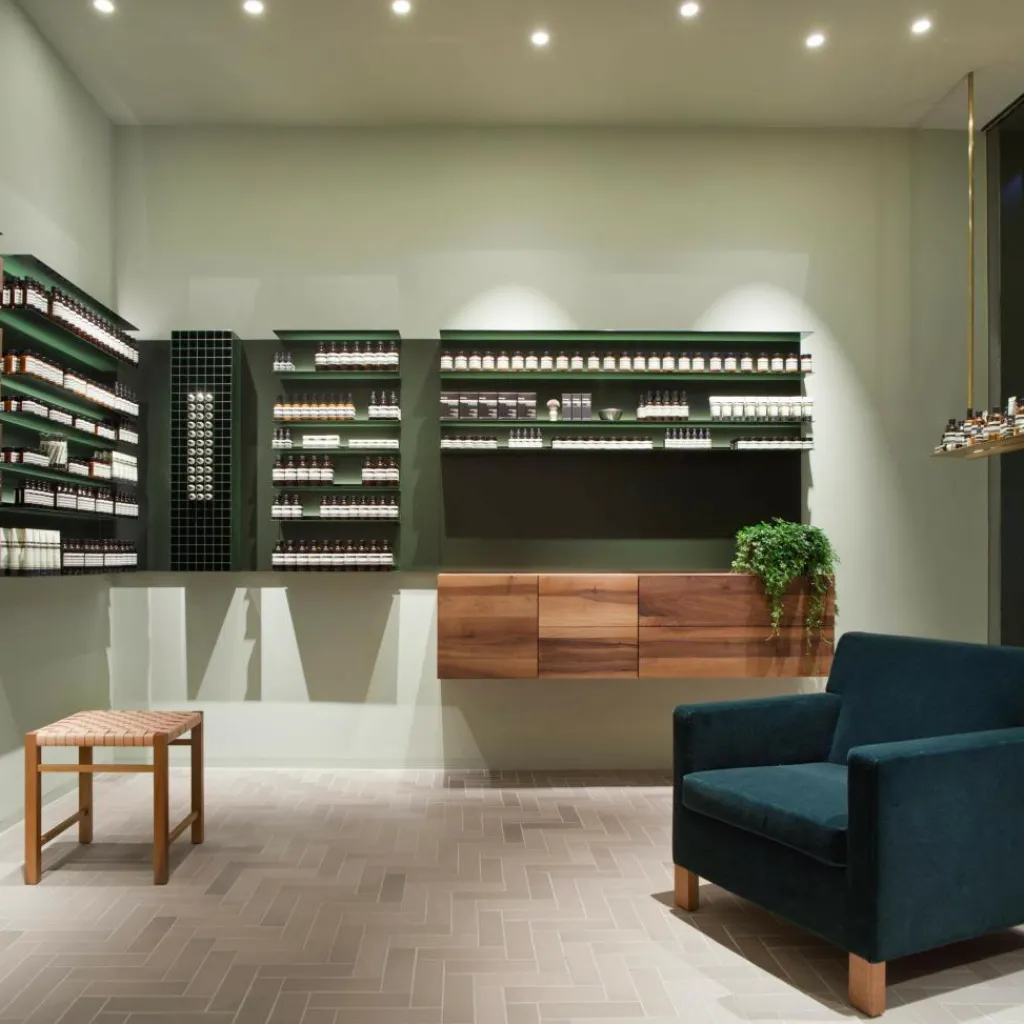 Hocker^e15 Aswan Hocker