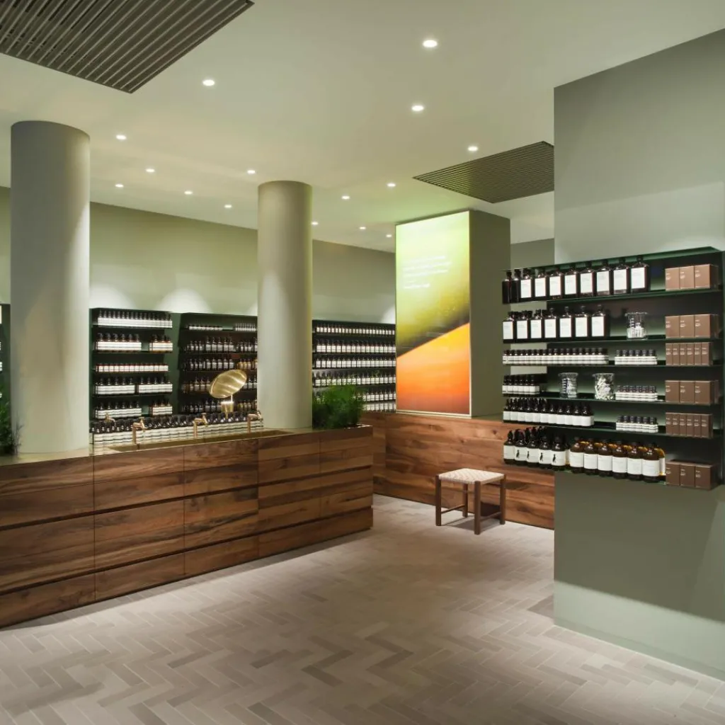 Hocker^e15 Aswan Hocker