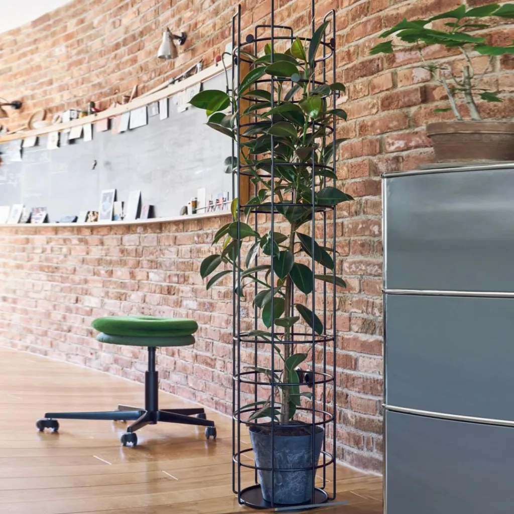 Richard Lampert Bazar Standgarderobe| Garderoben