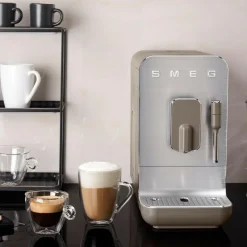 Küchengeräte^Smeg BCC Medium Kaffeevollautomat
