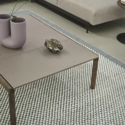 Beistelltische^Muuto Couple Couchtisch 120x84x35 cm gewellt