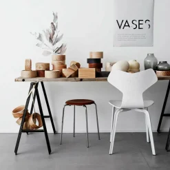 Hocker^Fritz Hansen DOT™ Hocker Leder Gestell Stahl verchromt