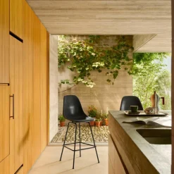 Vitra Eames Fiberglass Barstuhl medium basic dark| Barhocker