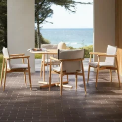 Carl Hansen Embrace E022 Gartenesstisch| Gartentische