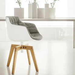 Stühle^MDF Italia Flow Slim Armlehnstuhl Eiche gepolstert