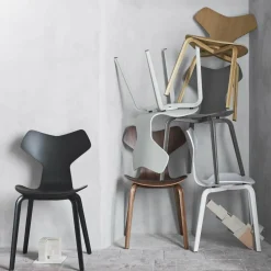 Stühle^Fritz Hansen Grand Prix™ Stuhl mit Holzgestell