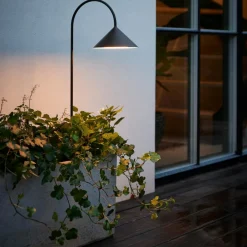 Outdoor-Akkuleuchten|Outdoor-Akkuleuchten^Frandsen Grasp LED Akkuleuchte mit Erdspieß tragbar