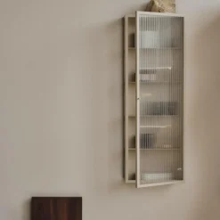 Ferm Living Haze Wandschrank geriffeltes Glas 35x100cm| Schränke