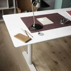 Tische^Montana HiLow 2 Schreibtisch höhenverstellbar 90x180cm