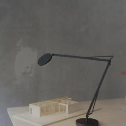 Schreibtischleuchten^GRAU John LED Schreibtischleuchte