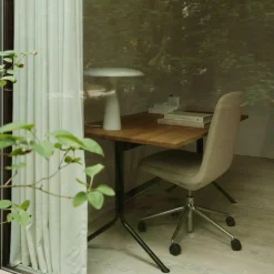 Tische^Normann Copenhagen Kip Schreibtisch Gestell grau