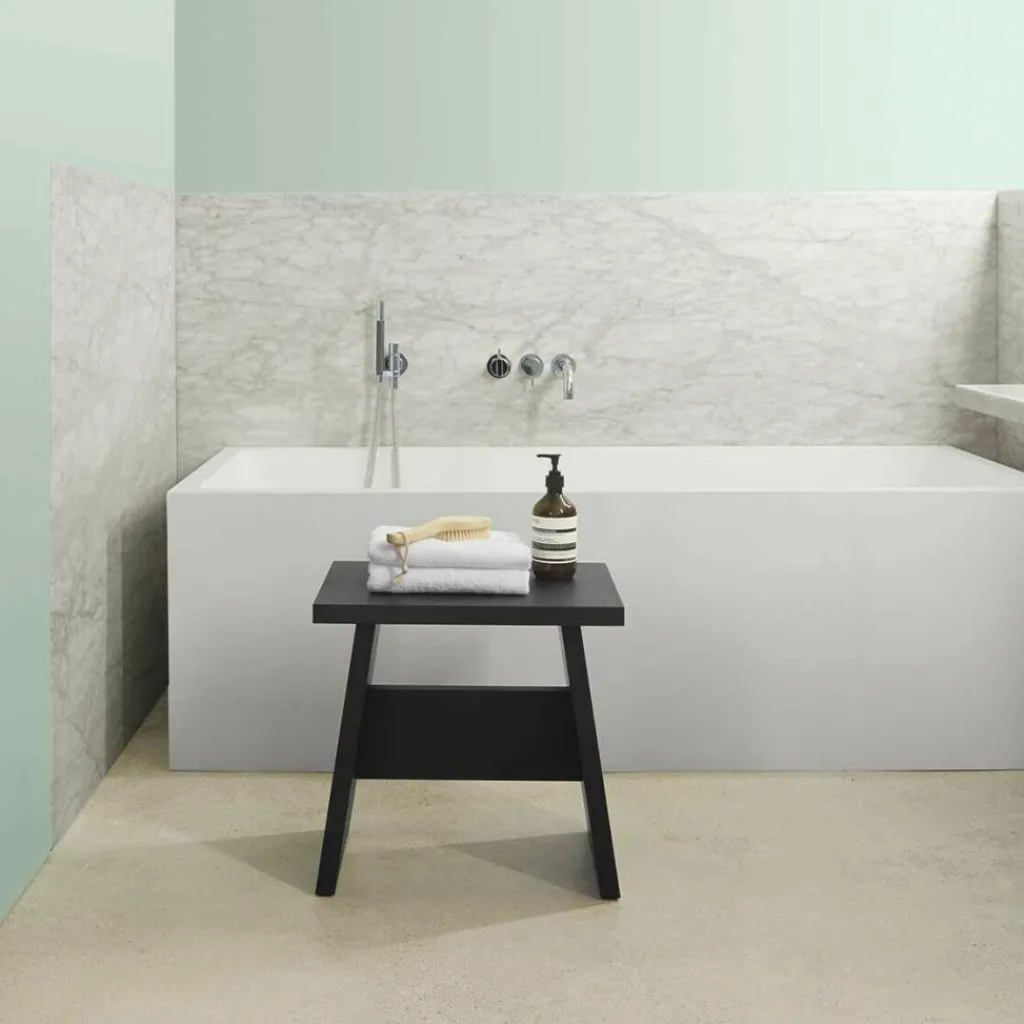 e15 Langley Hocker| Hocker