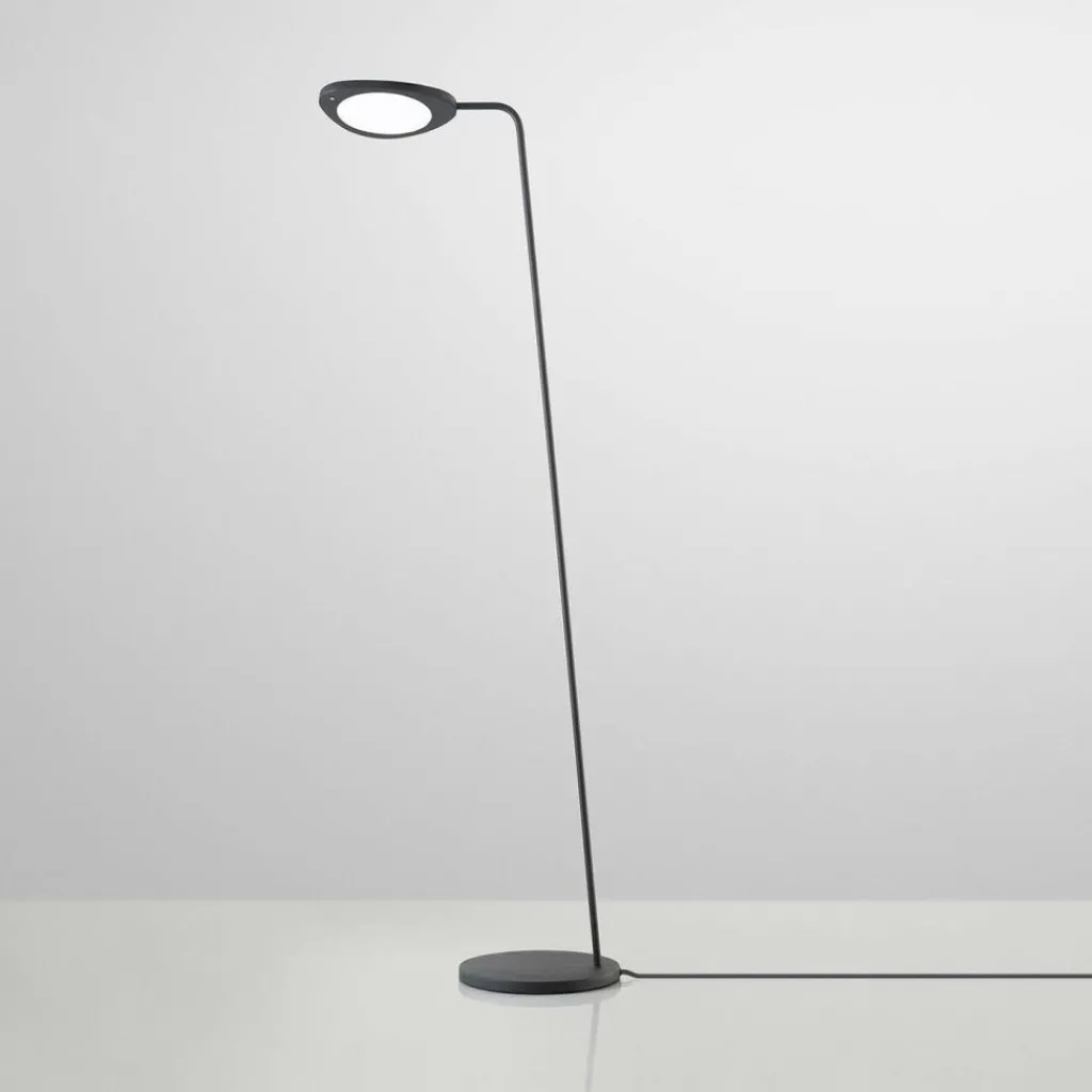 Stehleuchten^Muuto Leaf Stehleuchte