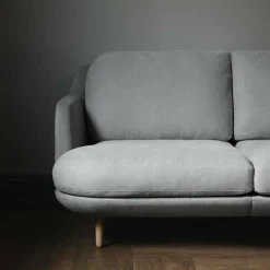 Sofas^Fritz Hansen Lune™ JH200 2-Sitzer Sofa Füße Eiche