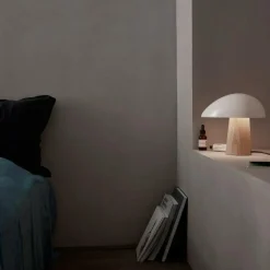 Fritz Hansen Night Owl™ Tischleuchte Holz| Tischleuchten|Nachttischleuchten