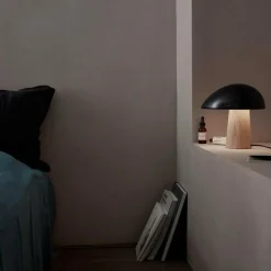 Fritz Hansen Night Owl™ Tischleuchte Holz| Tischleuchten|Nachttischleuchten