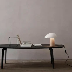 Fritz Hansen Night Owl™ Tischleuchte Holz| Tischleuchten|Nachttischleuchten