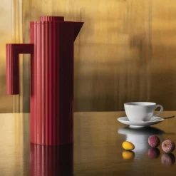 Kannen & Karaffen^Alessi Plissé Isolierkanne 1L