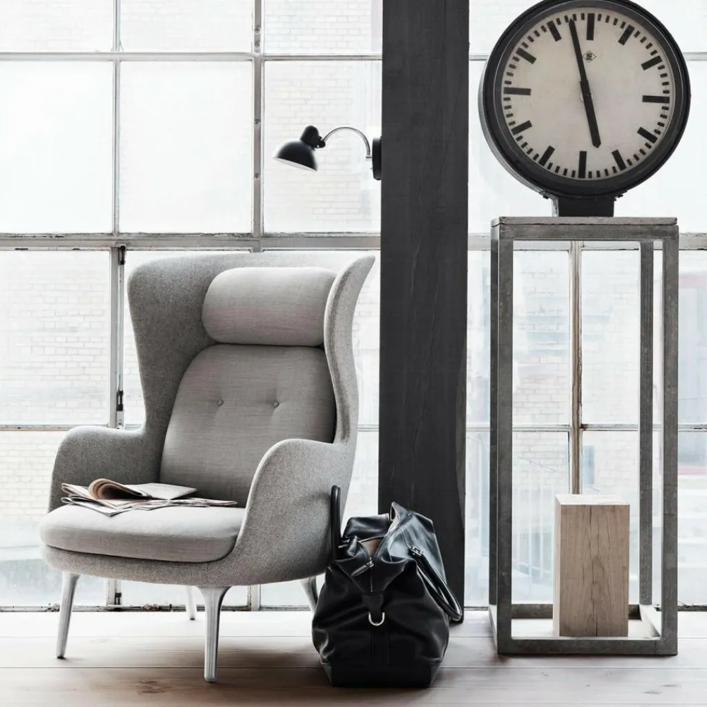Fritz Hansen Ro™ JH1 Ohrensessel Stoff Füße aus Aluminium| Sessel
