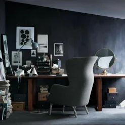 Fritz Hansen Ro™ JH1 Ohrensessel Stoff Füße aus Aluminium| Sessel