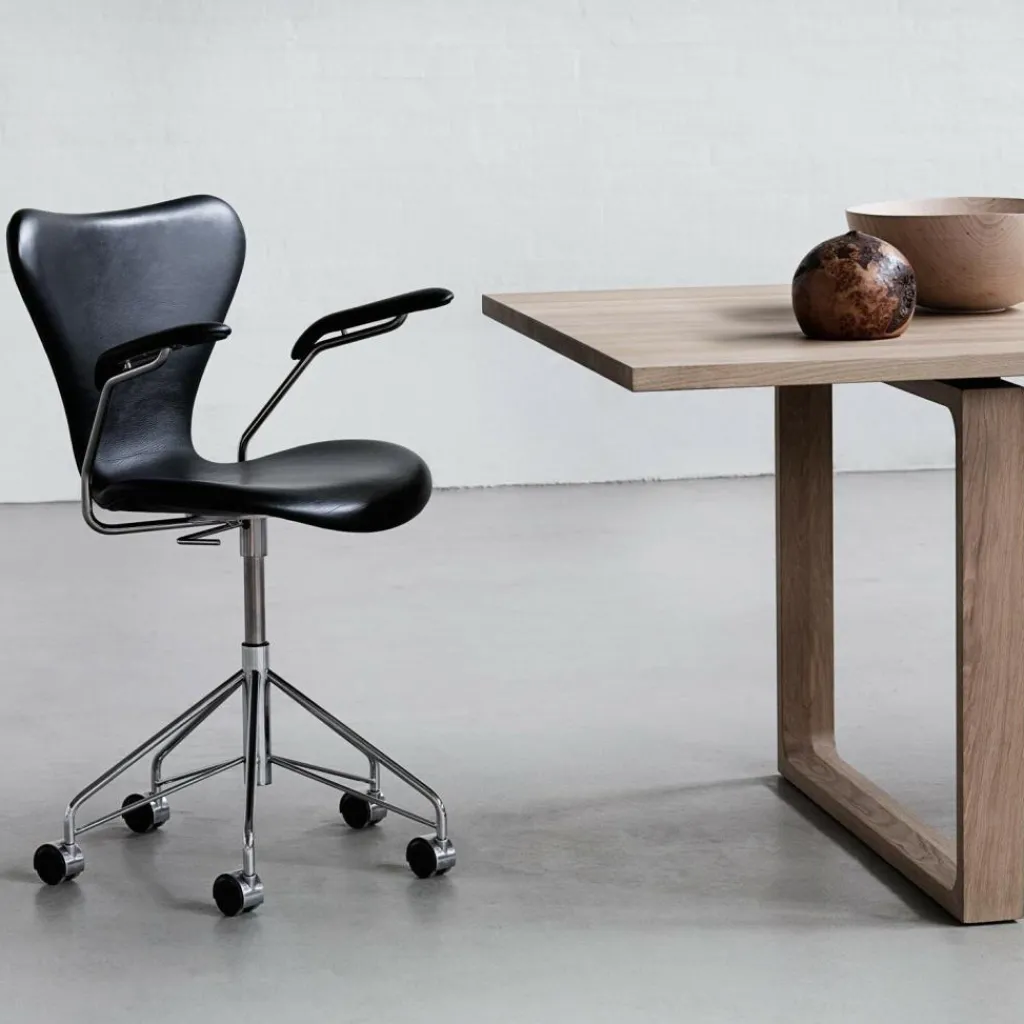 Fritz Hansen Serie 7™ Dreharmlehnstuhl / Bürostuhl| Bürostühle