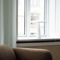 Nachttischleuchten^Normann Copenhagen Shelter Tischleuchte