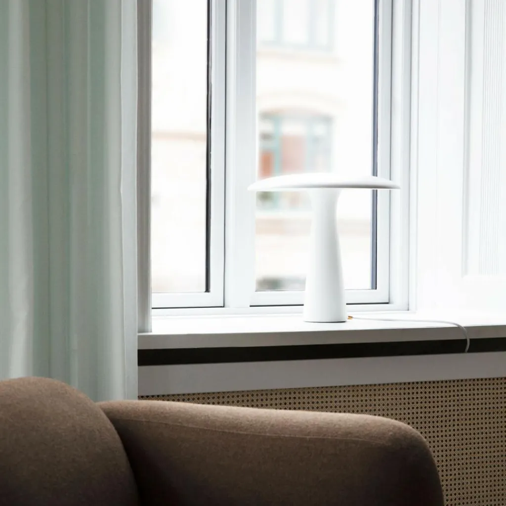 Nachttischleuchten^Normann Copenhagen Shelter Tischleuchte