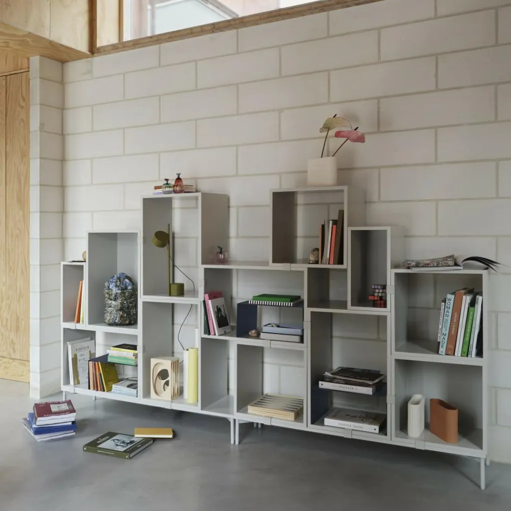 Muuto Stacked 2.0 Podium mit Rohrgestell 131x35cm| Regale|Regalsysteme