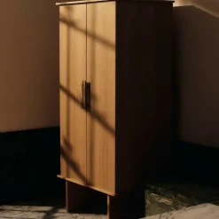 Ferm Living Stilt Kleiderschrank| Schränke