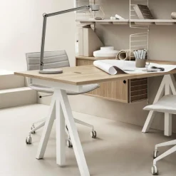 Schreibtische^String Works Schreibtisch höhenverstellbar Eiche