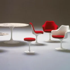 Hocker^Knoll International Tulip Eero Saarinen Hocker