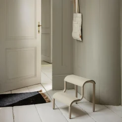 Hocker^Ferm Living Up Tritthocker