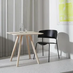 Stühle^OUT Objekte unserer Tage Wagner Armlehnstuhl Gestell schwarz