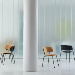 Stühle^OUT Objekte unserer Tage Wagner Armlehnstuhl Gestell schwarz