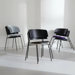 Stühle^OUT Objekte unserer Tage Wagner Armlehnstuhl Gestell schwarz