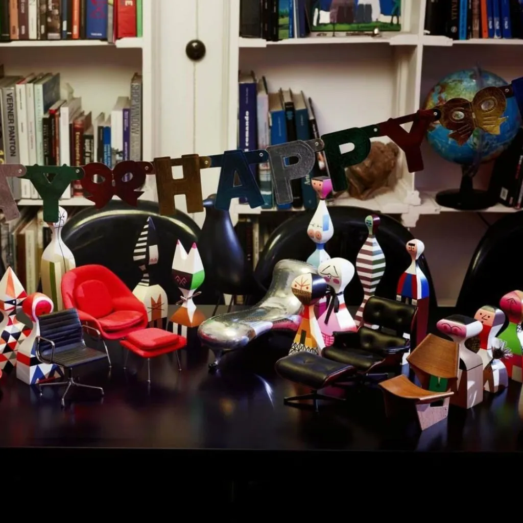 Figuren^Vitra Wooden Dolls Holzpuppen