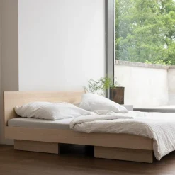 OUT Objekte unserer Tage Zians Large Doppelbett 180x200cm mit Kopfteil| Betten