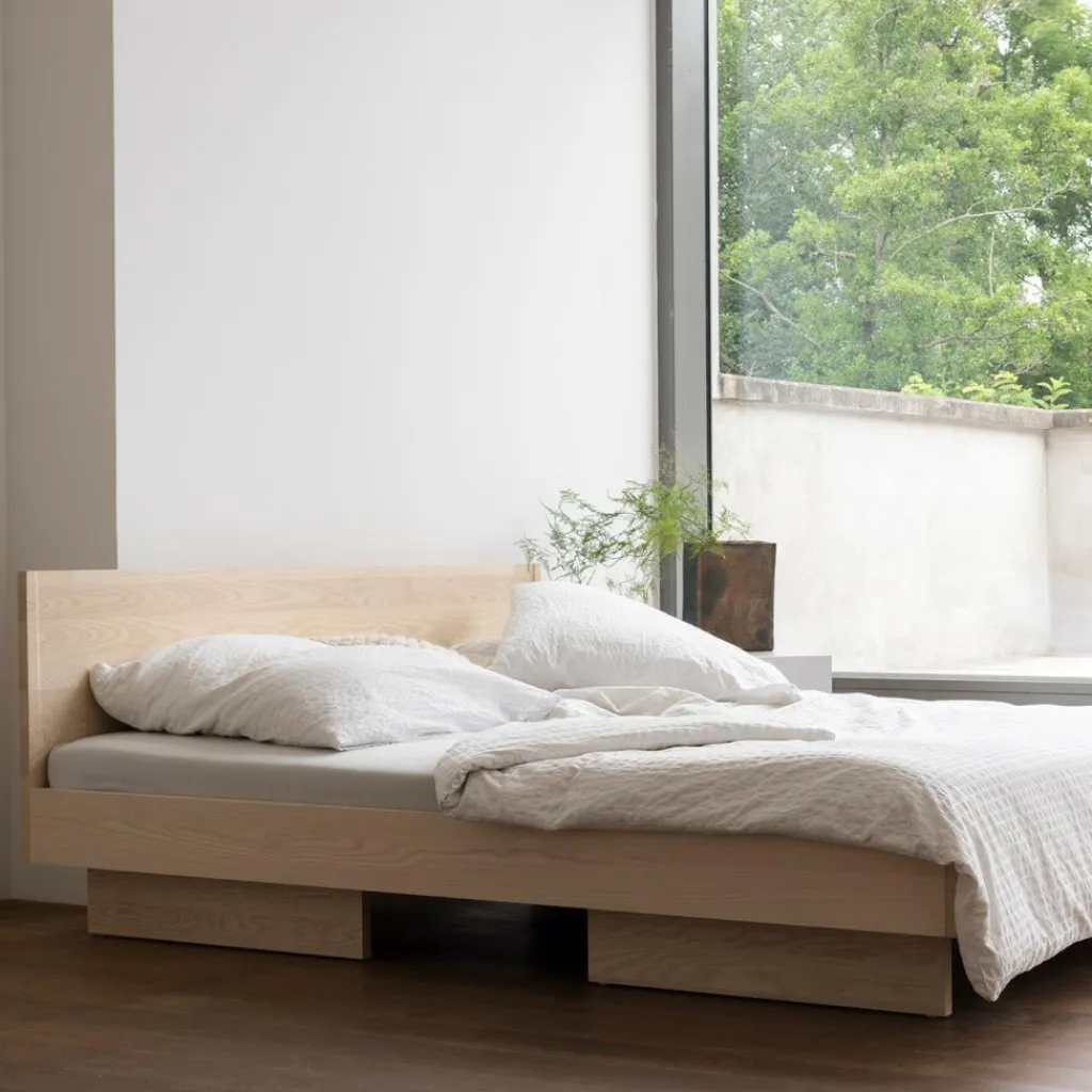 OUT Objekte unserer Tage Zians Large Doppelbett 180x200cm mit Kopfteil| Betten